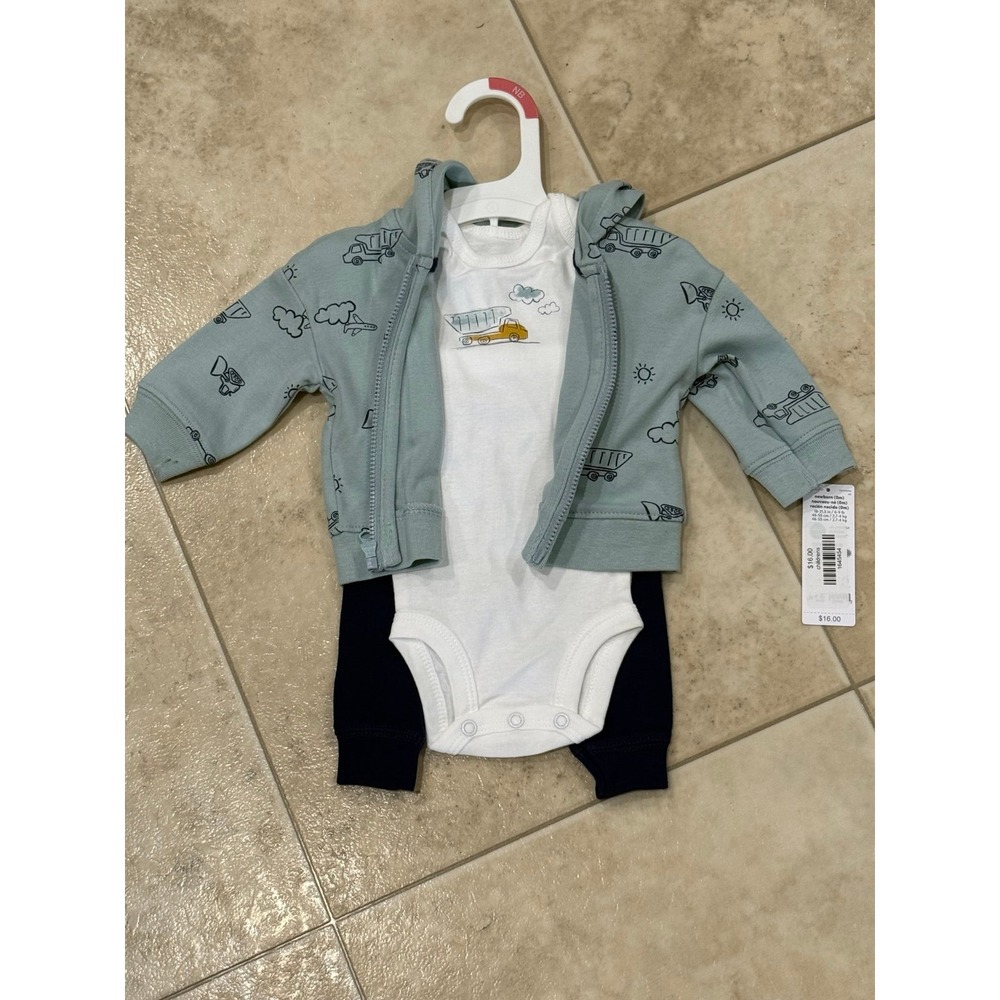 Newborn Carter's 3 pc set NWT‎